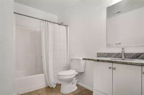Bath - 302 Lasalle Ave, Hampton, VA 23661 photo 5 of 5