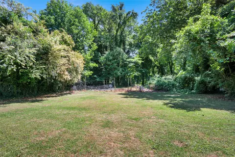 Exterior - 302 Lasalle Ave, Hampton, VA 23661 photo 6 of 10