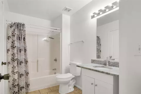 Bath - 302 Lasalle Ave, Hampton, VA 23661 photo 4 of 5