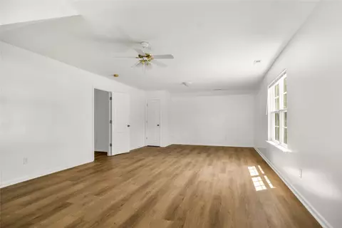 Living - 302 Lasalle Ave, Hampton, VA 23661 photo 3 of 3