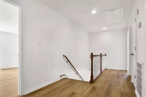 Entry Way - 302 Lasalle Ave, Hampton, VA 23661 photo 4 of 4