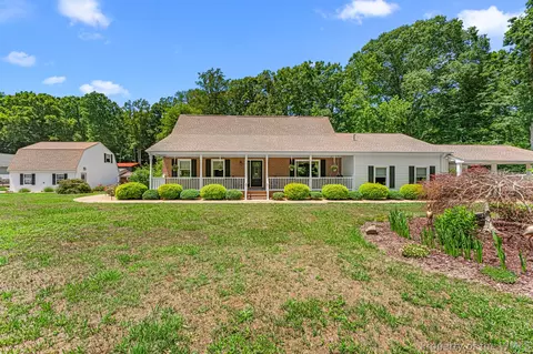 5479 Jonquil Ln, Gloucester, VA 23061