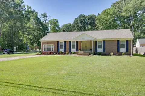 708 Seaford Rd, Seaford, VA 23696
