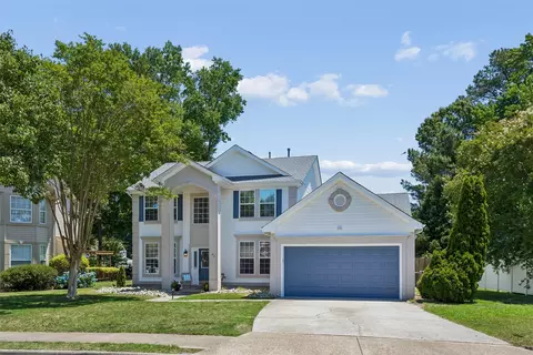 Exterior - 40 Sherry Dell Dr, Hampton, VA 23666 photo 2 of 8