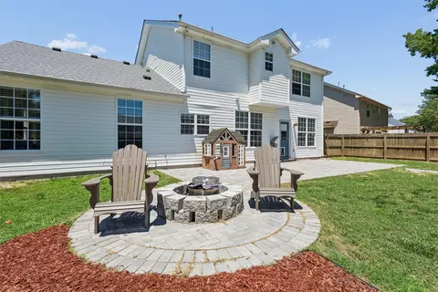 Exterior - 40 Sherry Dell Dr, Hampton, VA 23666 photo 5 of 8