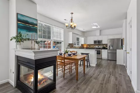 Dining - 40 Sherry Dell Dr, Hampton, VA 23666 photo 2 of 2