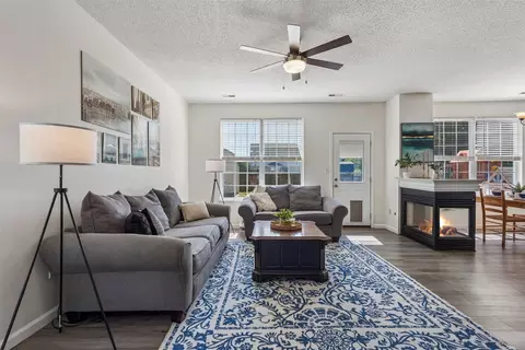 Living - 40 Sherry Dell Dr, Hampton, VA 23666 photo 1 of 3