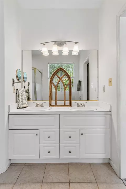 Bath - 40 Sherry Dell Dr, Hampton, VA 23666 photo 3 of 7