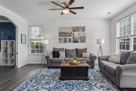Living - 40 Sherry Dell Dr, Hampton, VA 23666 photo 3 of 3