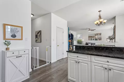 Entry Way - 40 Sherry Dell Dr, Hampton, VA 23666 photo 4 of 5