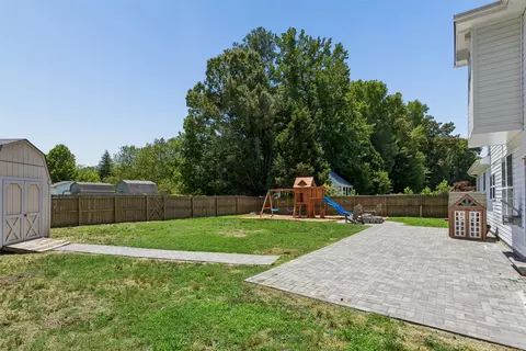 Exterior - 40 Sherry Dell Dr, Hampton, VA 23666 photo 6 of 8