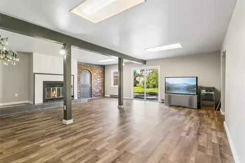 Living - 4713 Threechopt Rd, Hampton, VA 23666 photo 7 of 8