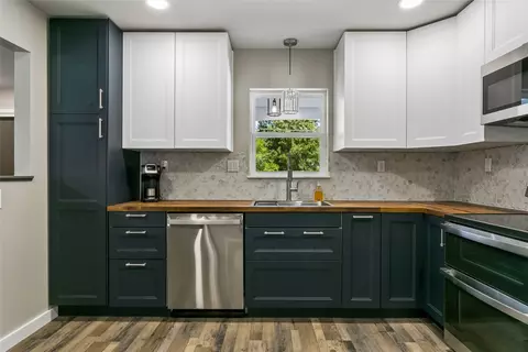 Kitchen - 4713 Threechopt Rd, Hampton, VA 23666 photo 1 of 5