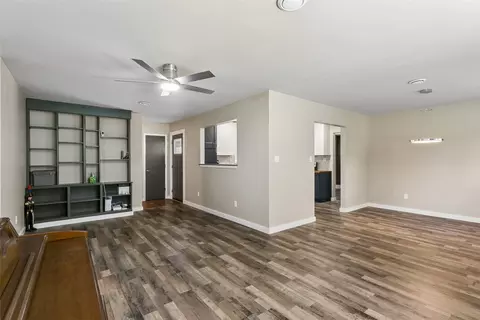 Living - 4713 Threechopt Rd, Hampton, VA 23666 photo 2 of 8