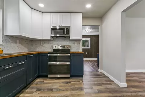 Kitchen - 4713 Threechopt Rd, Hampton, VA 23666 photo 4 of 5