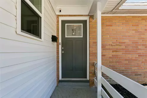 Entry Way - 4713 Threechopt Rd, Hampton, VA 23666 photo 1 of 3