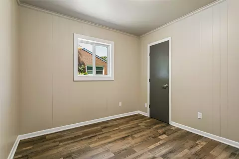 Bedroom - 4713 Threechopt Rd, Hampton, VA 23666 photo 6 of 9