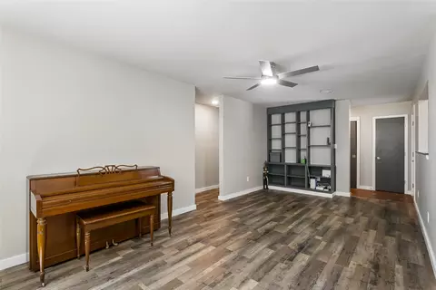 Living - 4713 Threechopt Rd, Hampton, VA 23666 photo 3 of 8
