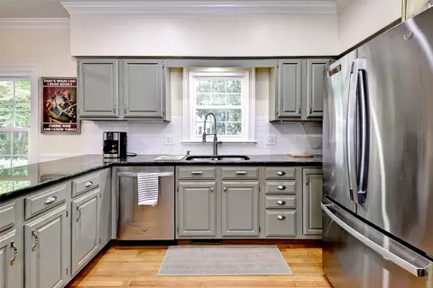 Kitchen - 104 Addingtons, Williamsburg, VA 23188 photo 4 of 5