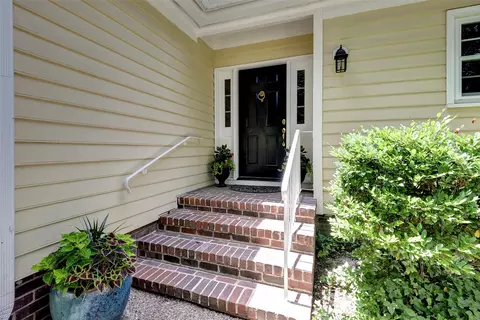 Exterior - 104 Addingtons, Williamsburg, VA 23188 photo 3 of 6