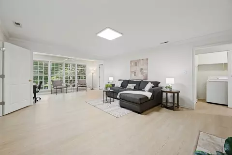 Living - 237 Woodmere Dr #C, Williamsburg, VA 23185 photo 2 of 4