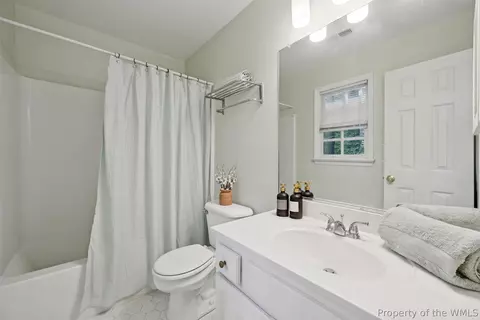 Bath - 237 Woodmere Dr #C, Williamsburg, VA 23185 photo 3 of 4