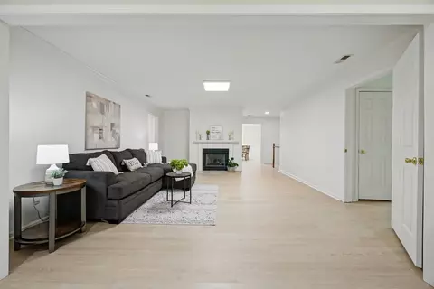 Living - 237 Woodmere Dr #C, Williamsburg, VA 23185 photo 3 of 4