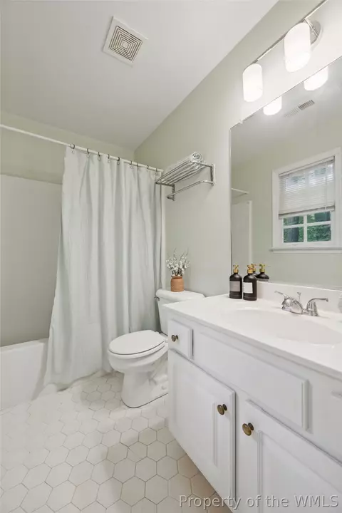 Bath - 237 Woodmere Dr #C, Williamsburg, VA 23185 photo 4 of 4