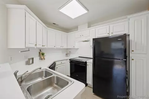 Kitchen - 237 Woodmere Dr #C, Williamsburg, VA 23185 photo 1 of 4
