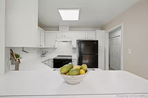 Kitchen - 237 Woodmere Dr #C, Williamsburg, VA 23185 photo 2 of 4