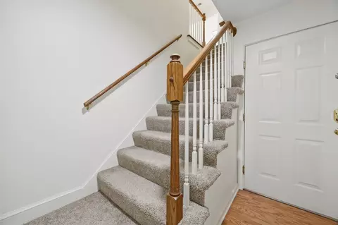 Entry Way - 237 Woodmere Dr #C, Williamsburg, VA 23185 photo 5 of 8
