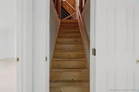 Entry Way - 237 Woodmere Dr #C, Williamsburg, VA 23185 photo 8 of 8
