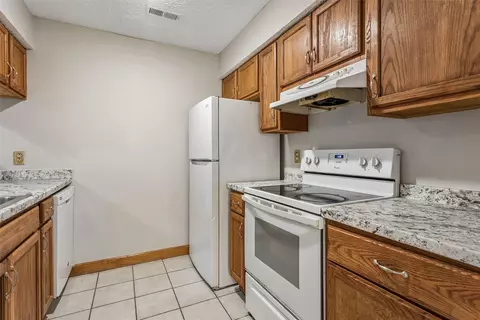 Kitchen - 53 Treasure Ky, Hampton, VA 23666 photo 2 of 4