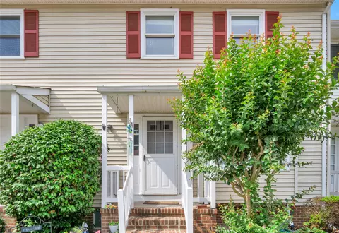 22 Bromley Dr, Williamsburg, VA 23185