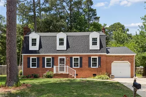 9 Hansom Dr, Poquoson, VA 23662