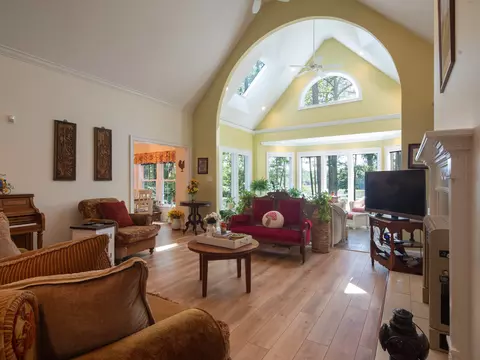 Living - 11688 River Crest Dr, Gloucester, VA 23061 photo 2 of 6