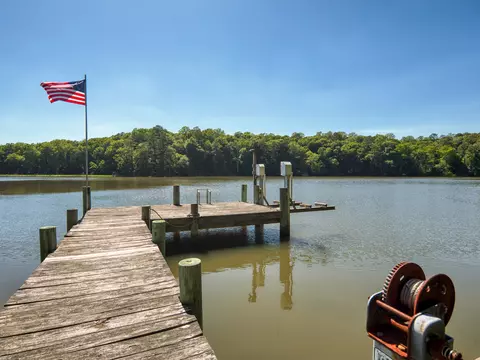 View/Area - 11688 River Crest Dr, Gloucester, VA 23061 photo 2 of 4