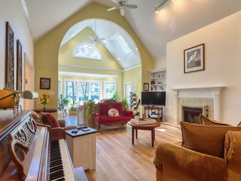Living - 11688 River Crest Dr, Gloucester, VA 23061 photo 3 of 6