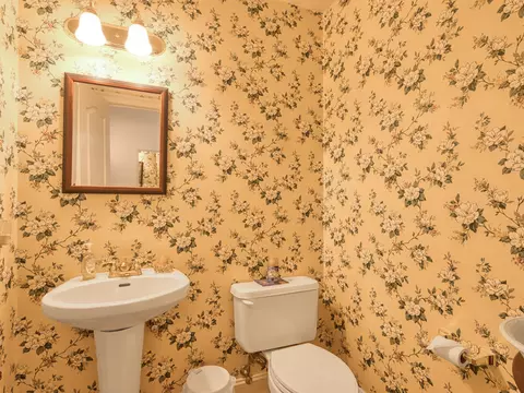 Bath - 11688 River Crest Dr, Gloucester, VA 23061 photo 2 of 6