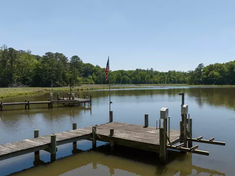 View/Area - 11688 River Crest Dr, Gloucester, VA 23061 photo 1 of 4