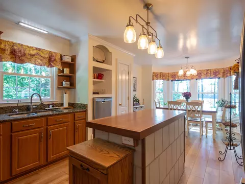 Kitchen - 11688 River Crest Dr, Gloucester, VA 23061 photo 3 of 4