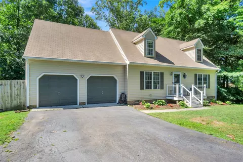 18345 Barham Woods Dr, Barhamsville, VA 23011