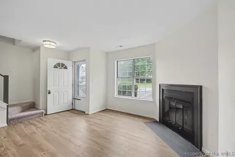 18 Bayview Ct, Hampton, VA 23664 photo 8