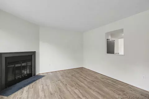 18 Bayview Ct, Hampton, VA 23664 photo 6