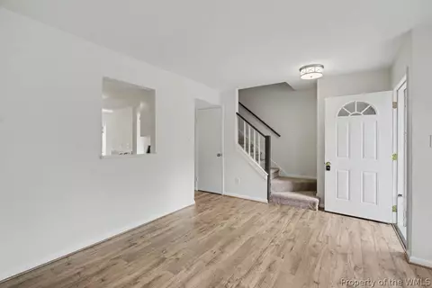 18 Bayview Ct, Hampton, VA 23664 photo 7