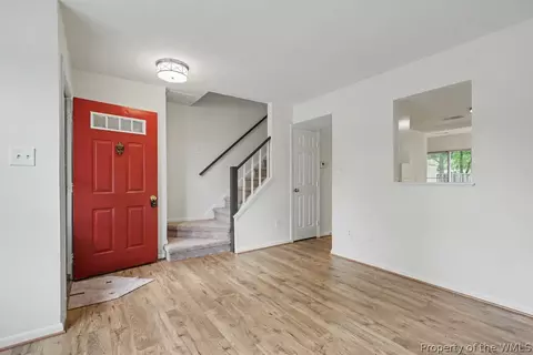 Entry Way - 28 Bayview Ct, Hampton, VA 23664 photo 2 of 3