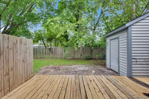 Exterior - 28 Bayview Ct, Hampton, VA 23664 photo 3 of 4