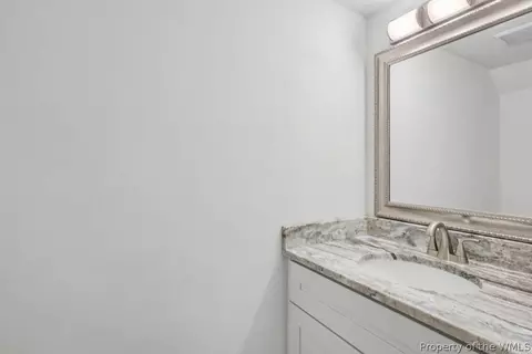 Bath - 28 Bayview Ct, Hampton, VA 23664 photo 1 of 5