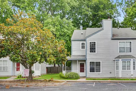 28 Bayview Ct, Hampton, VA 23664