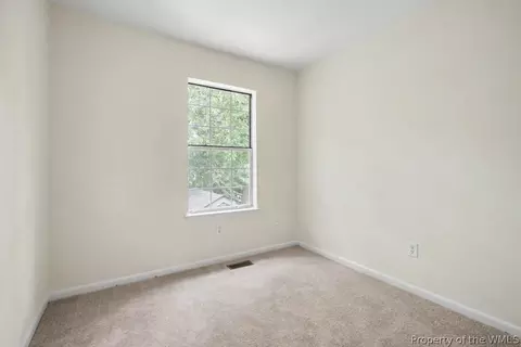 Bedroom - 28 Bayview Ct, Hampton, VA 23664 photo 4 of 5